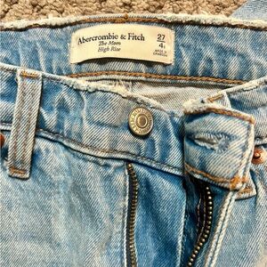 Abercrombie & Fitch The Mom High Rise size 27 short length. Never worn.